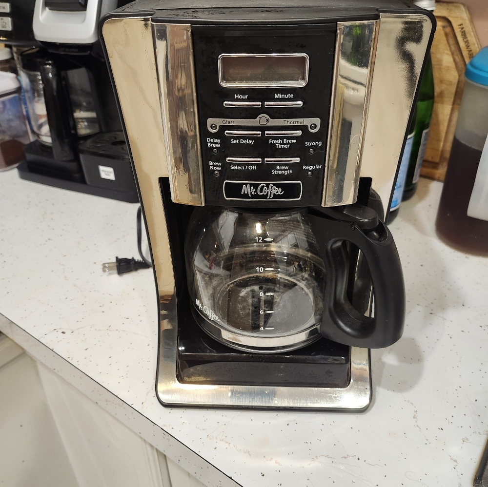 Like new 12 cup programmable Mr Coffee maker
